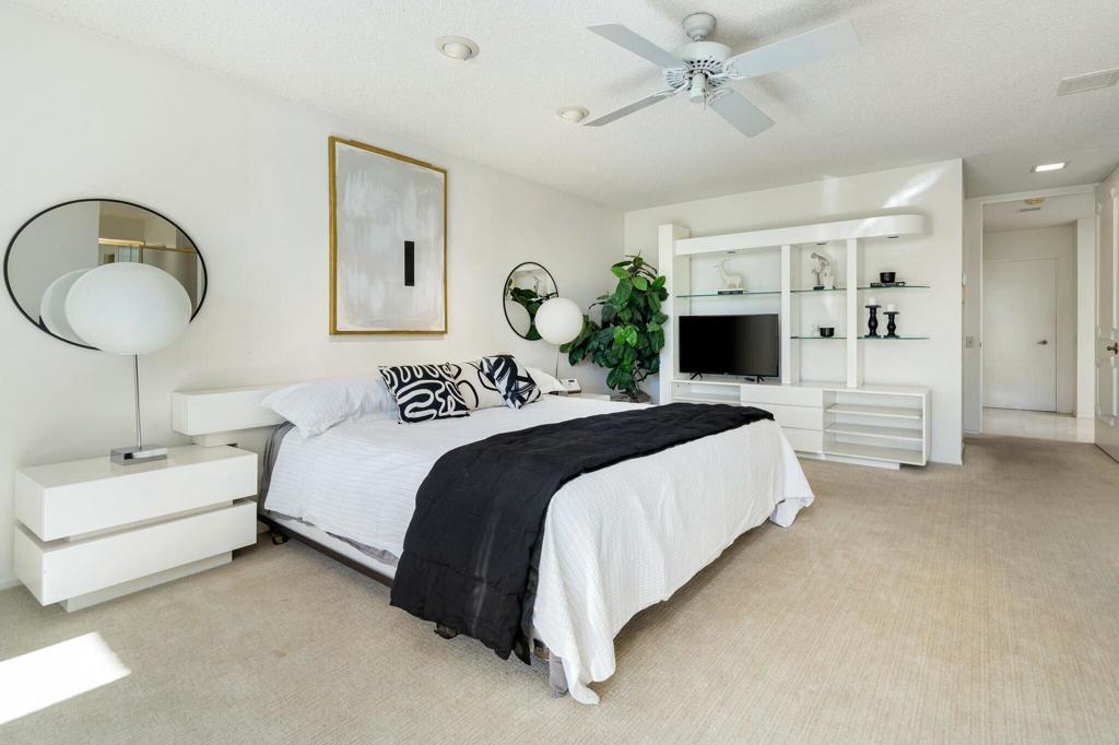 8 Stanford Drive