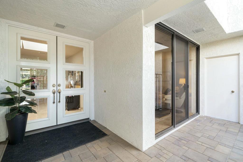 8 Stanford Drive