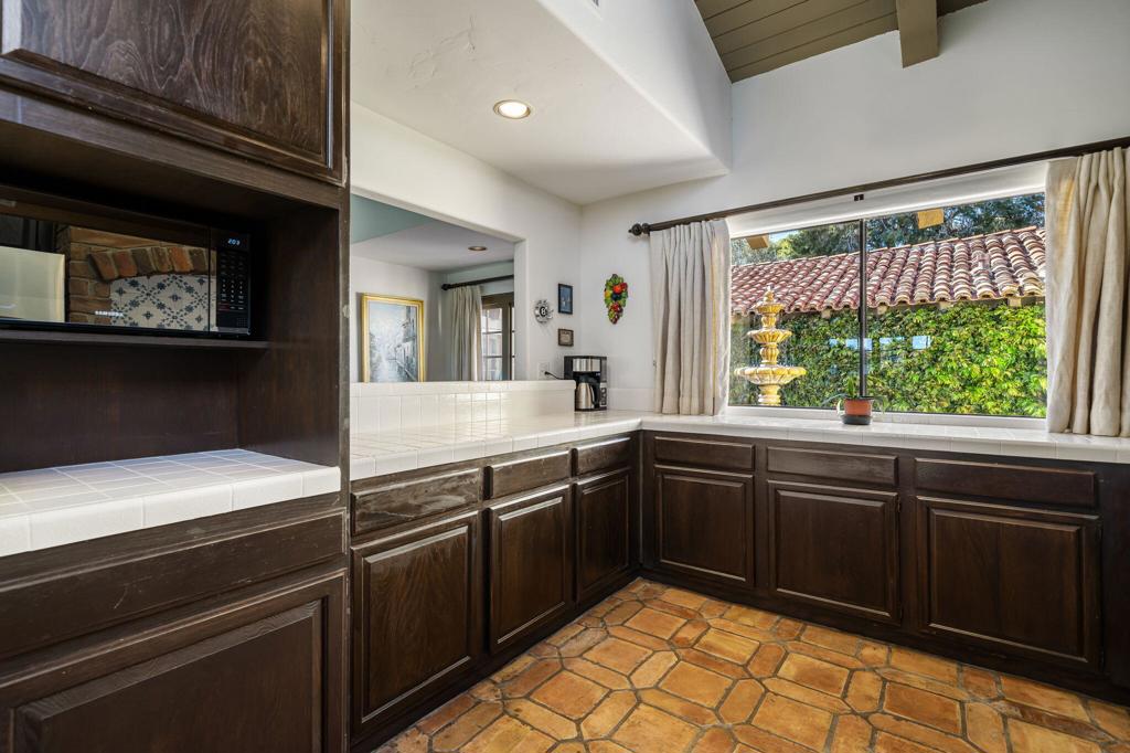 49470 Avila Drive