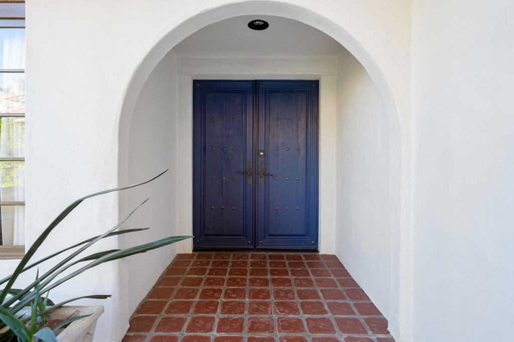 49470 Avila Drive