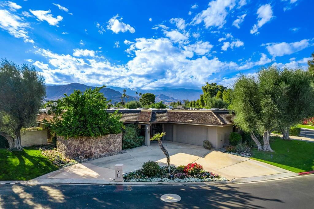 6 Stanford Drive