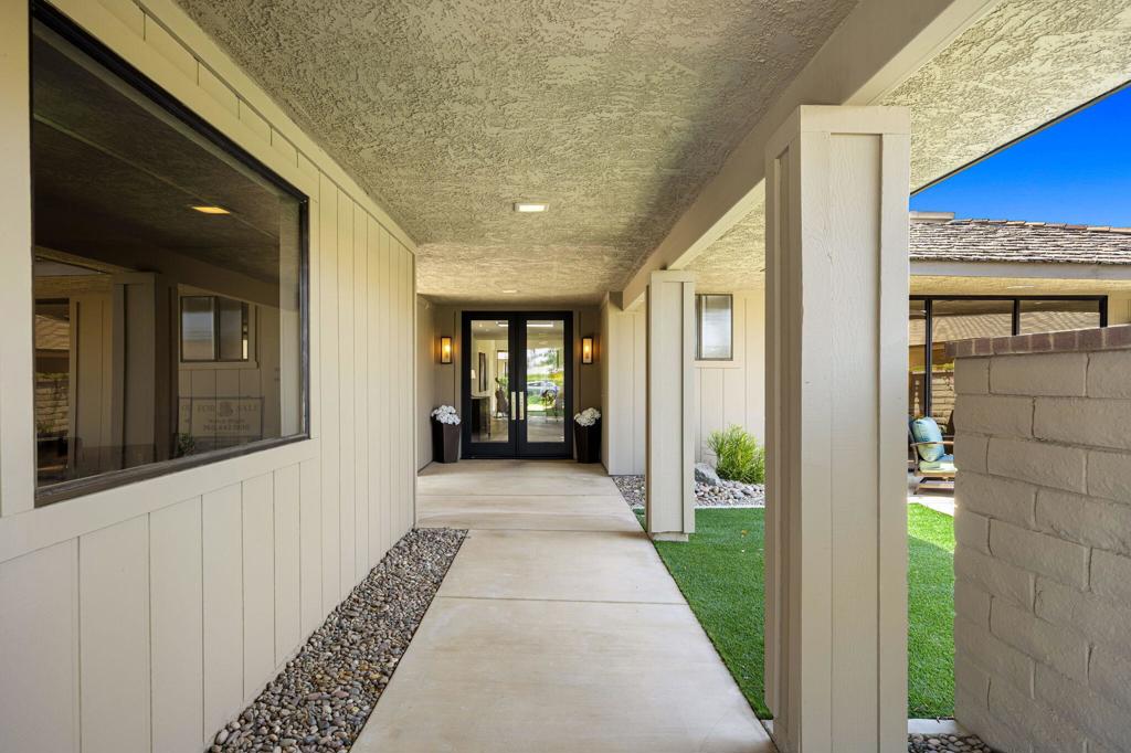 6 Amherst Court