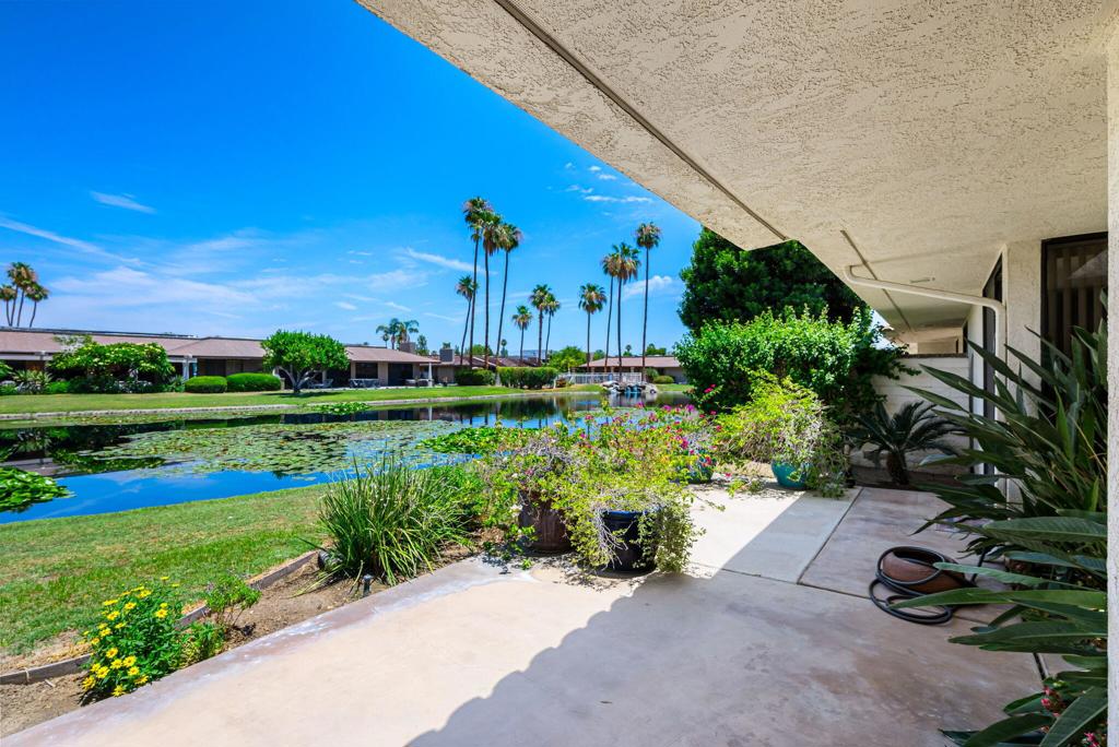 4 Reed Court