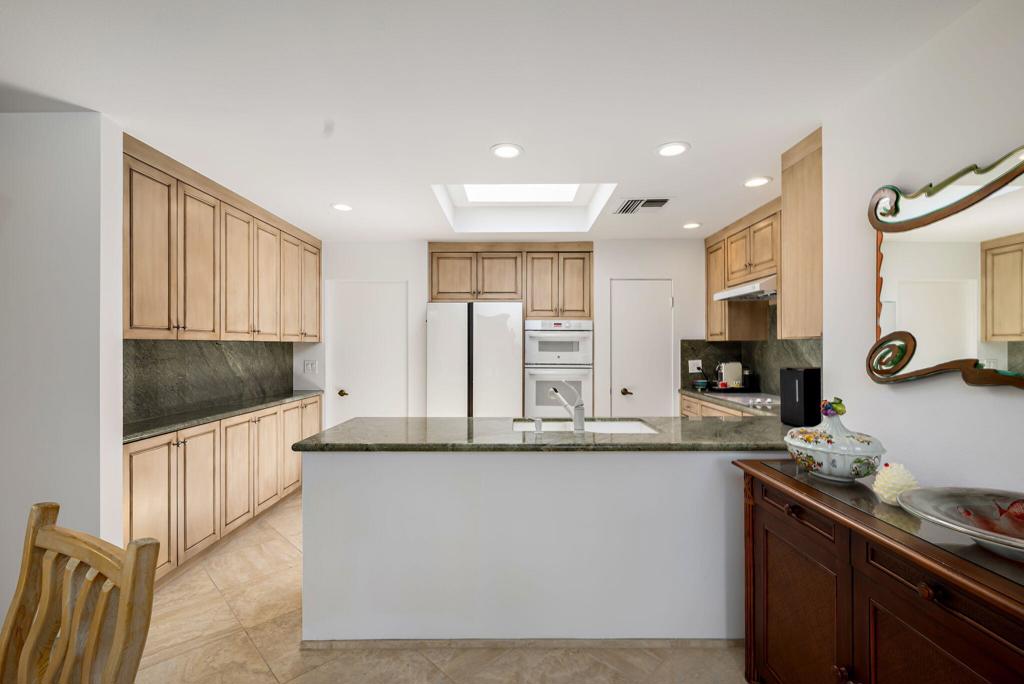 4 Reed Court
