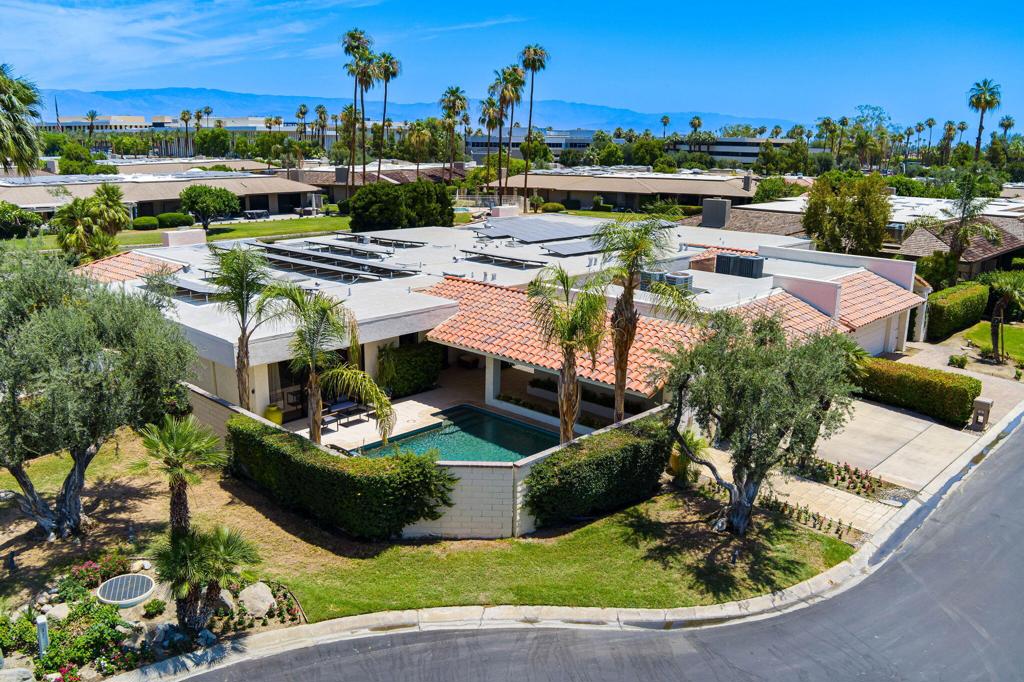 4 Reed Court