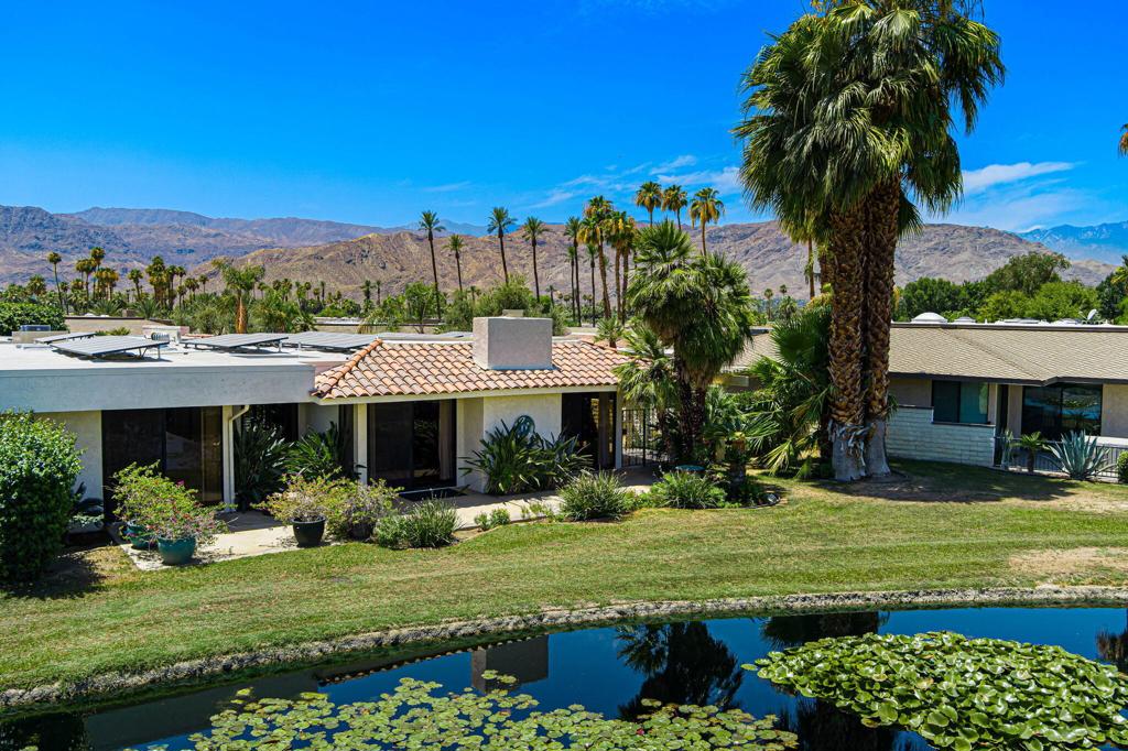4 Reed Court