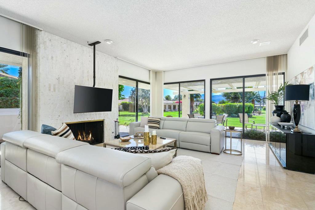 8 Stanford Drive