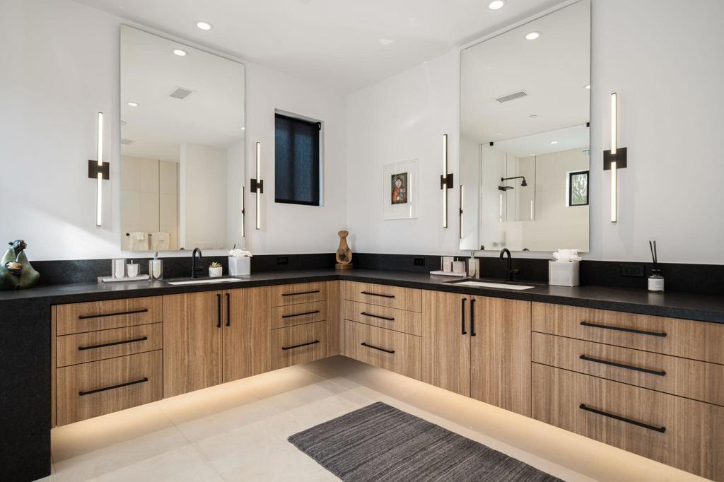 6 Garnet Court