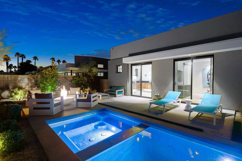 6 Garnet Court