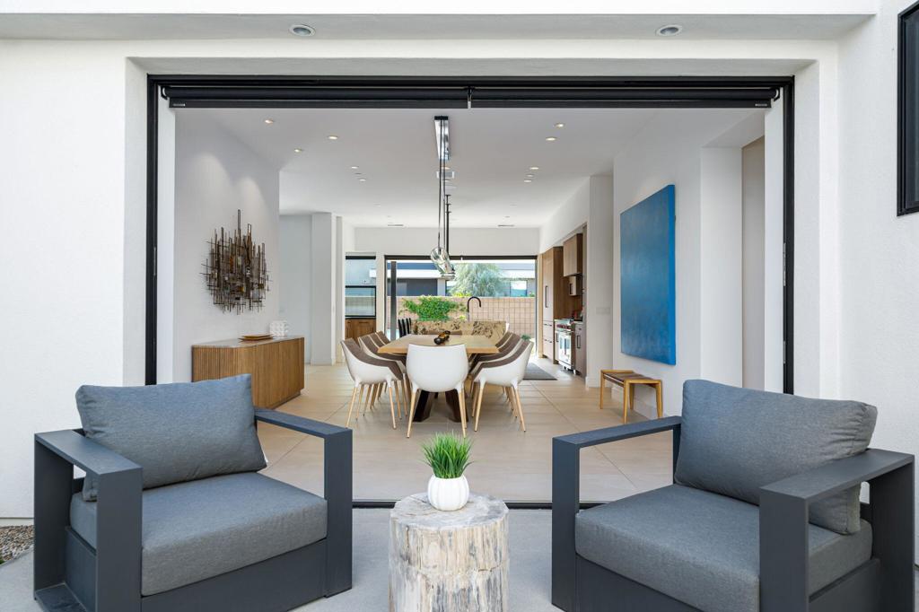 6 Garnet Court