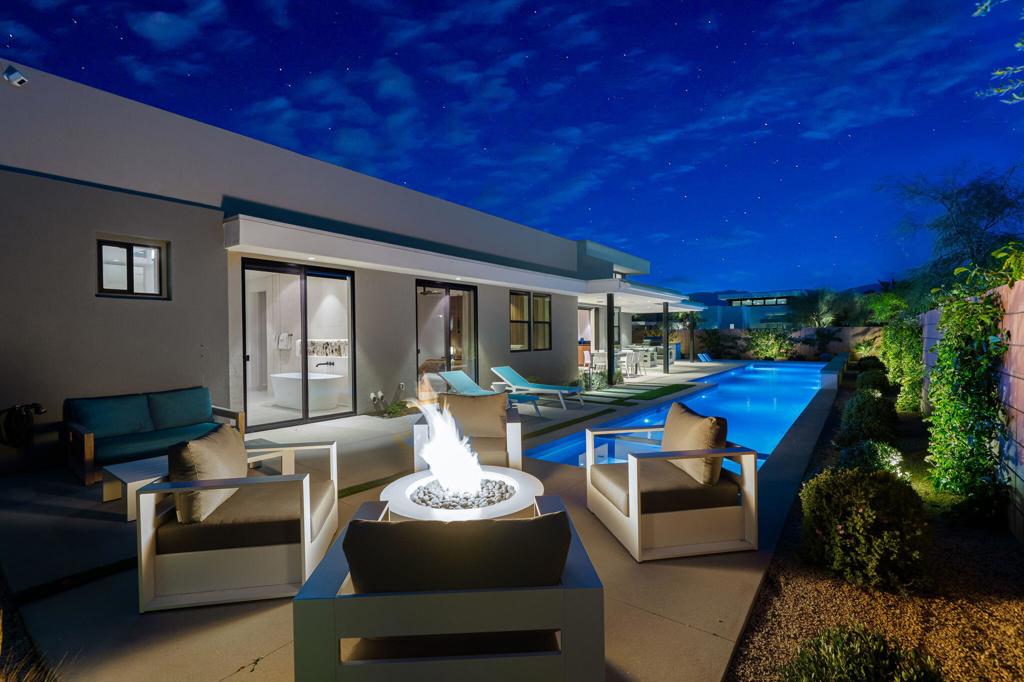 6 Garnet Court