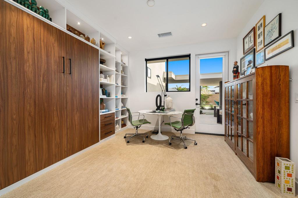 6 Garnet Court