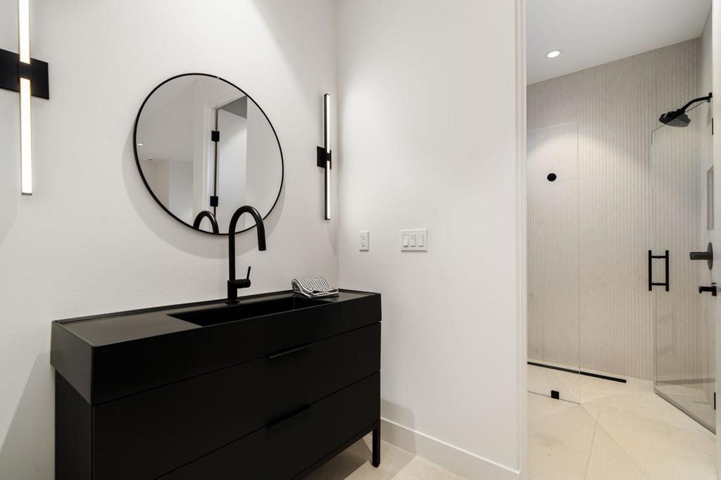 6 Garnet Court