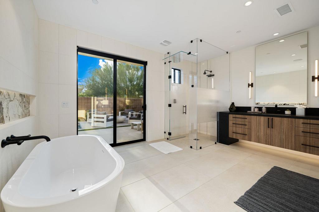 6 Garnet Court