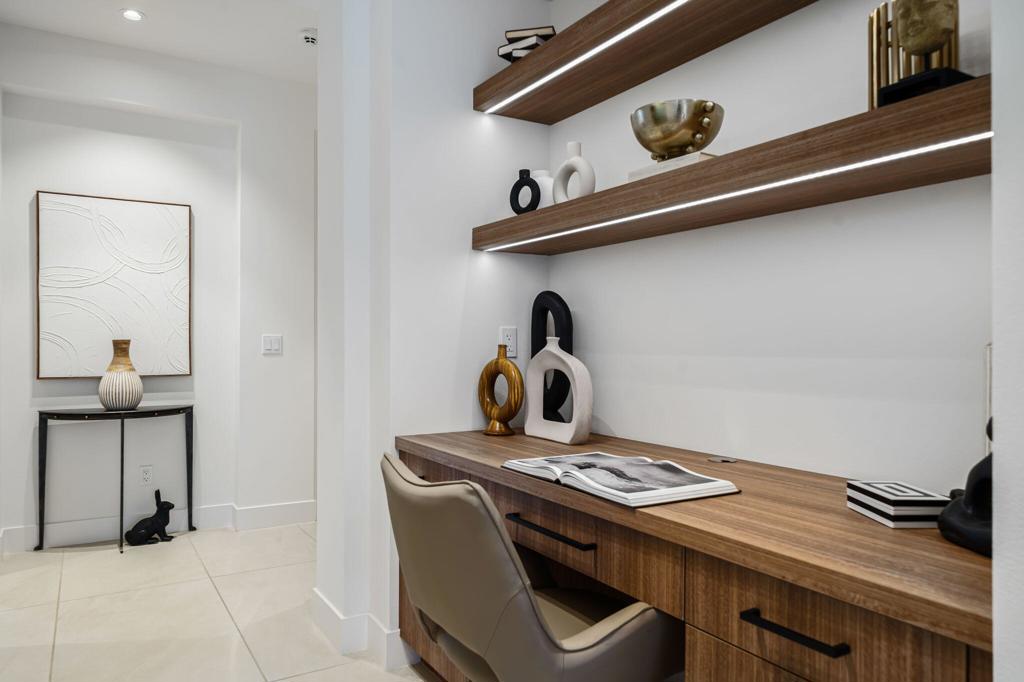 6 Garnet Court