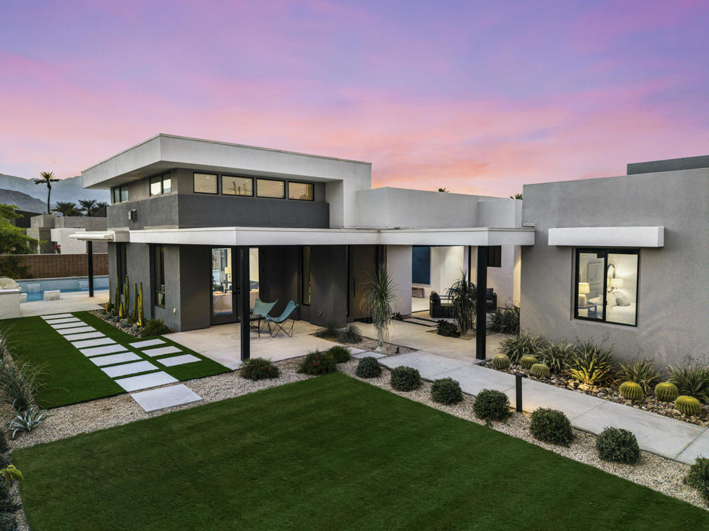 6 Garnet Court