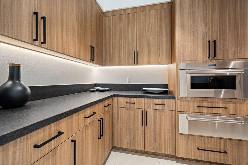 6 Garnet Court