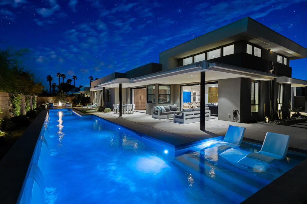 6 Garnet Court