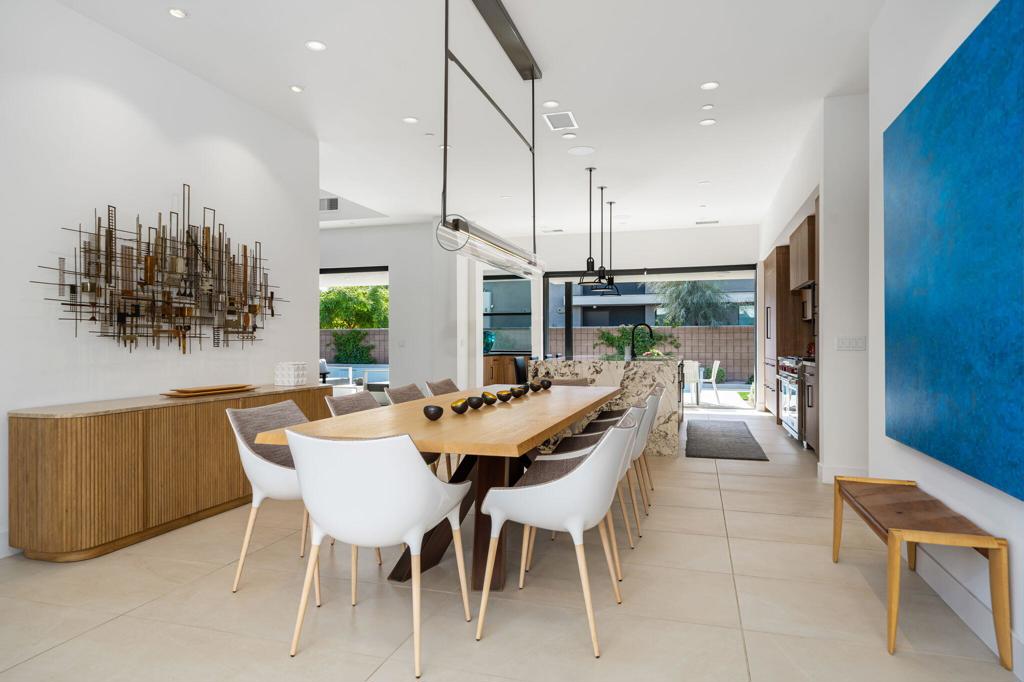 6 Garnet Court