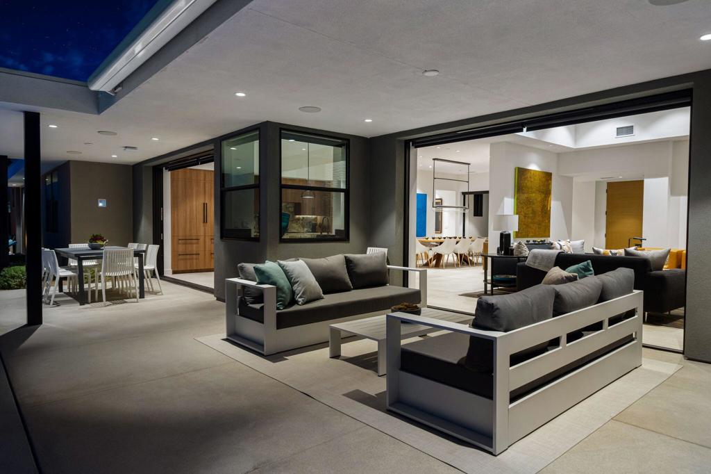 6 Garnet Court