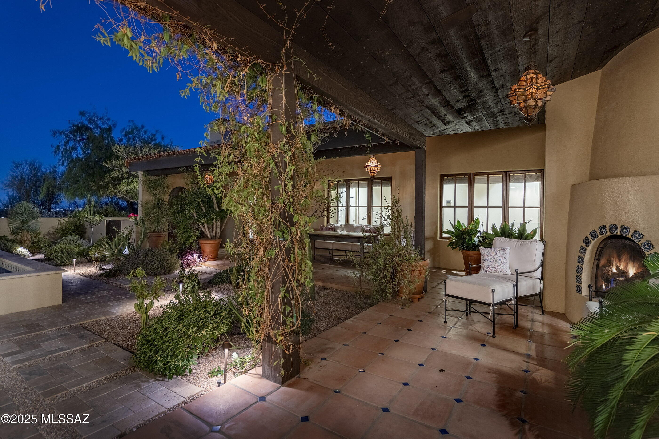 3616 E Placita Lindura