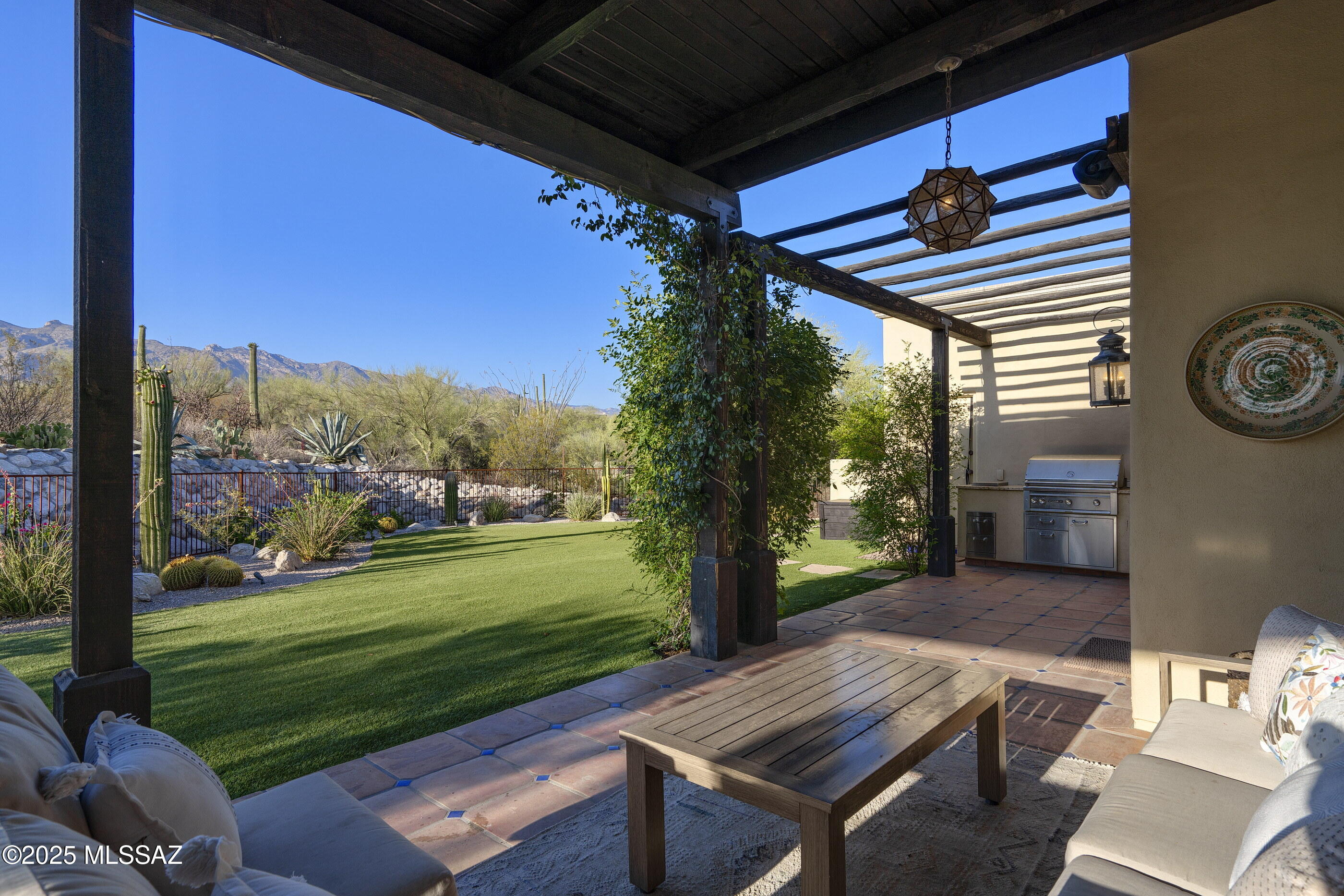 3616 E Placita Lindura