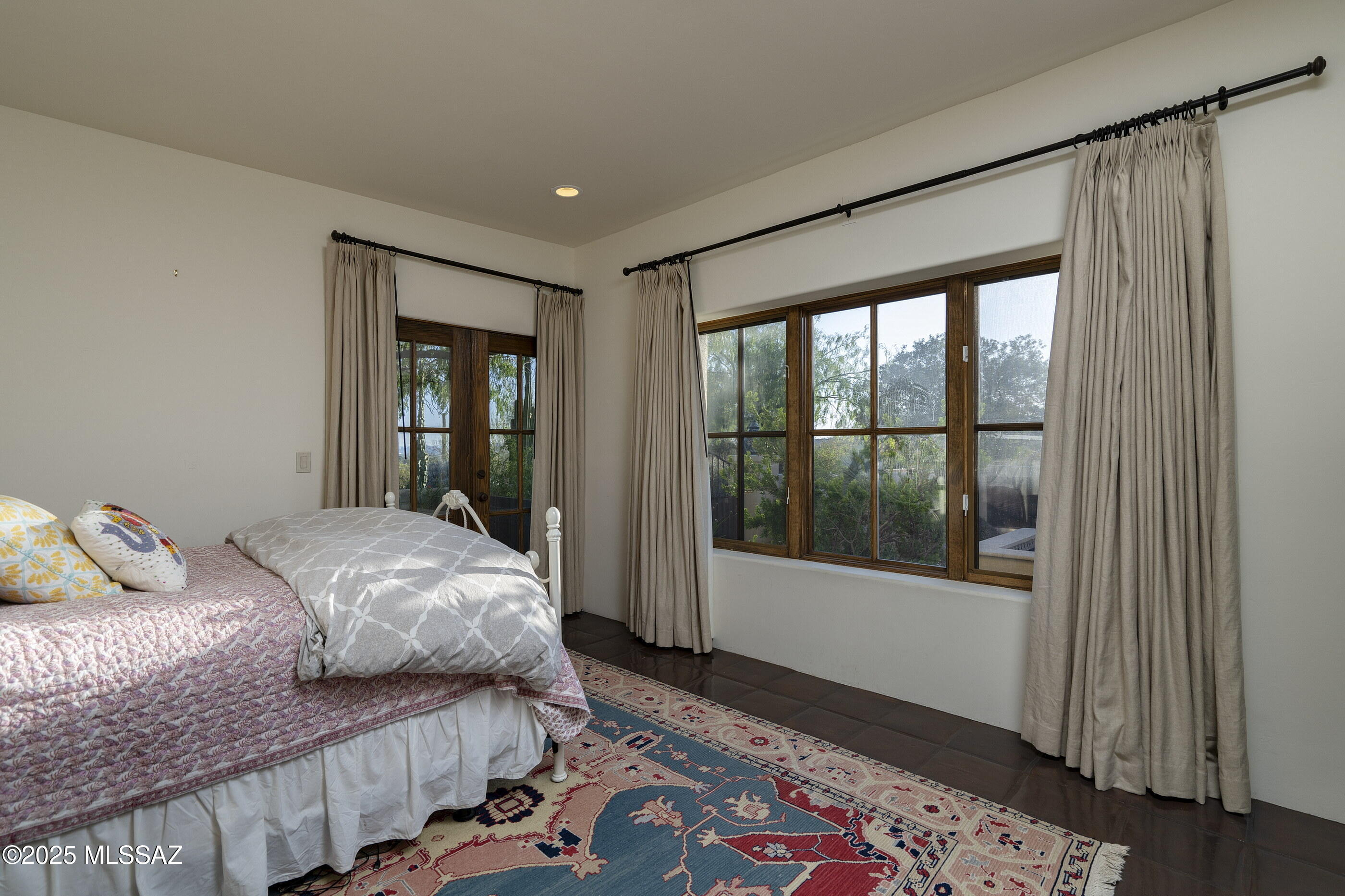 3616 E Placita Lindura