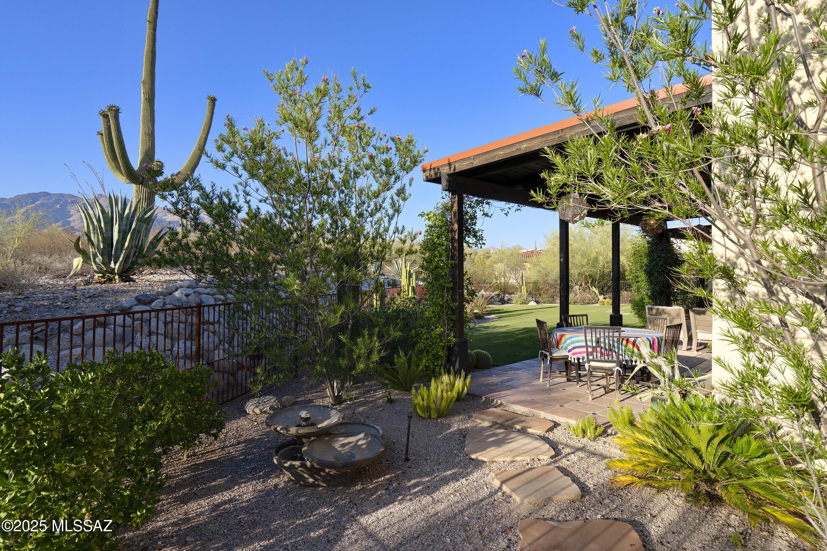 3616 E Placita Lindura