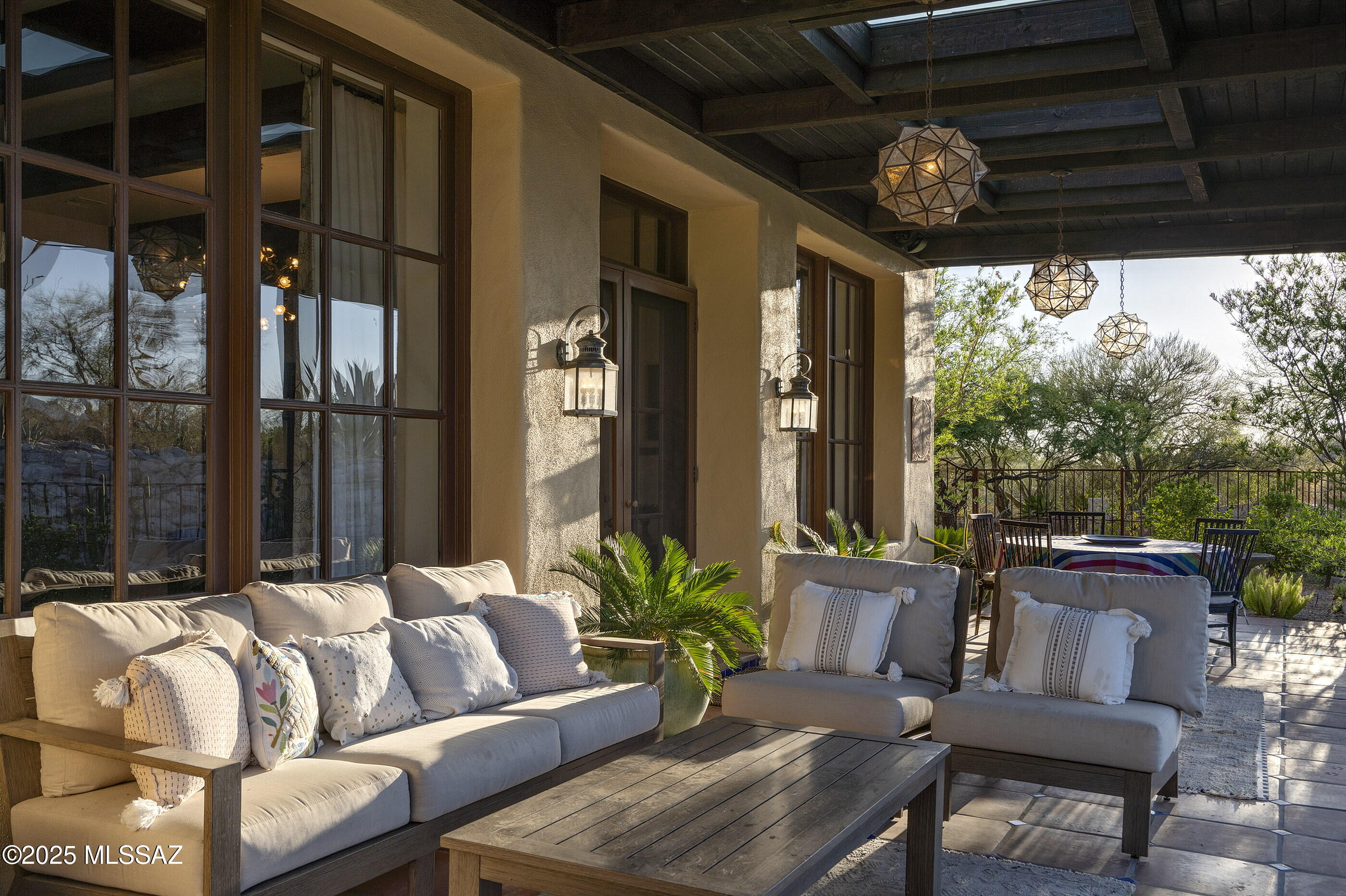 3616 E Placita Lindura
