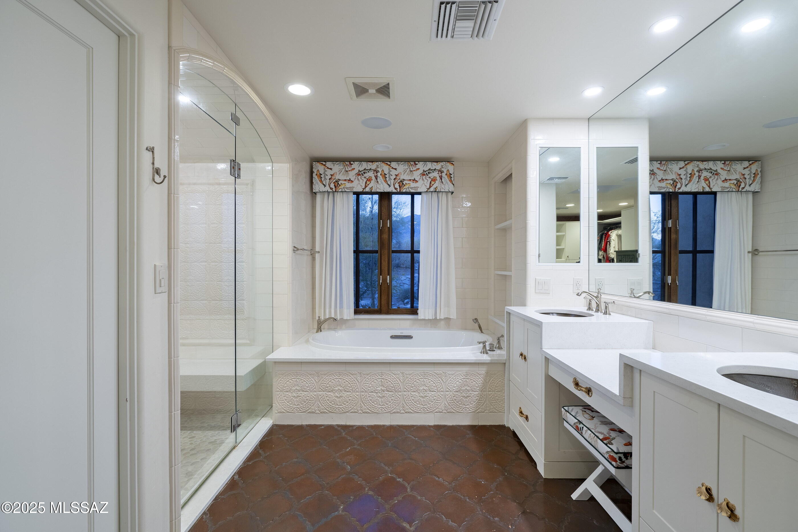 3616 E Placita Lindura