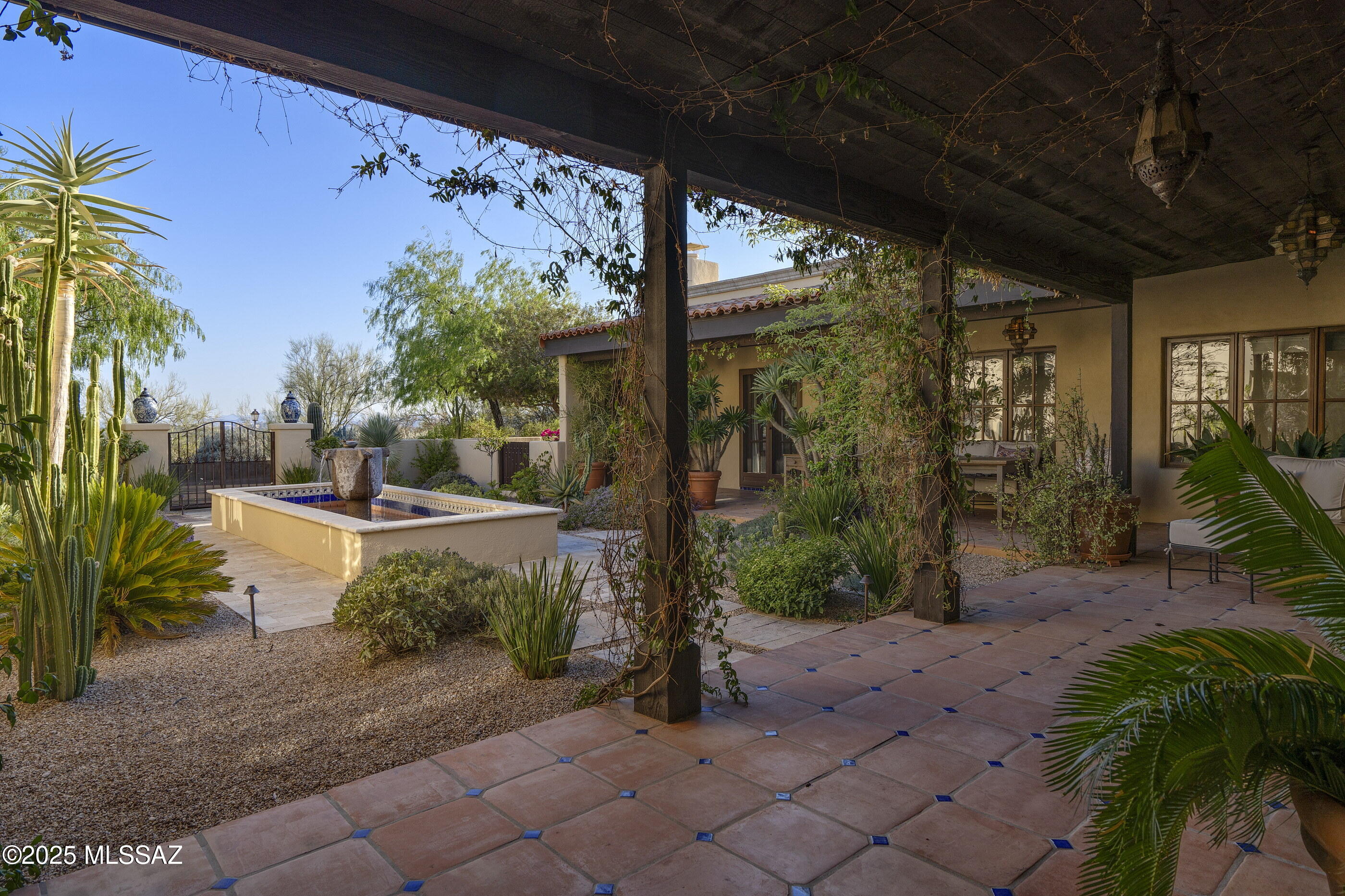 3616 E Placita Lindura