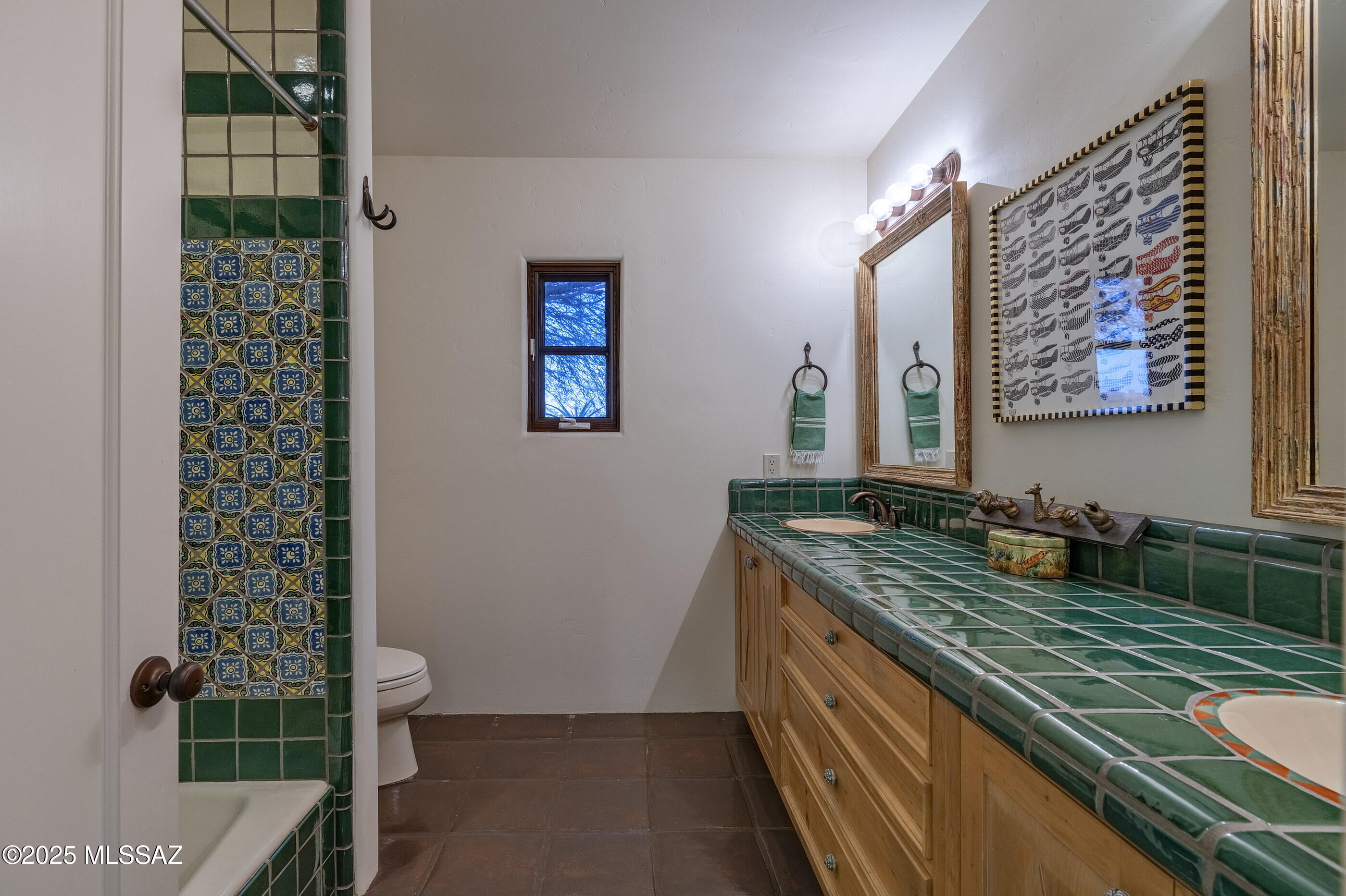 3616 E Placita Lindura