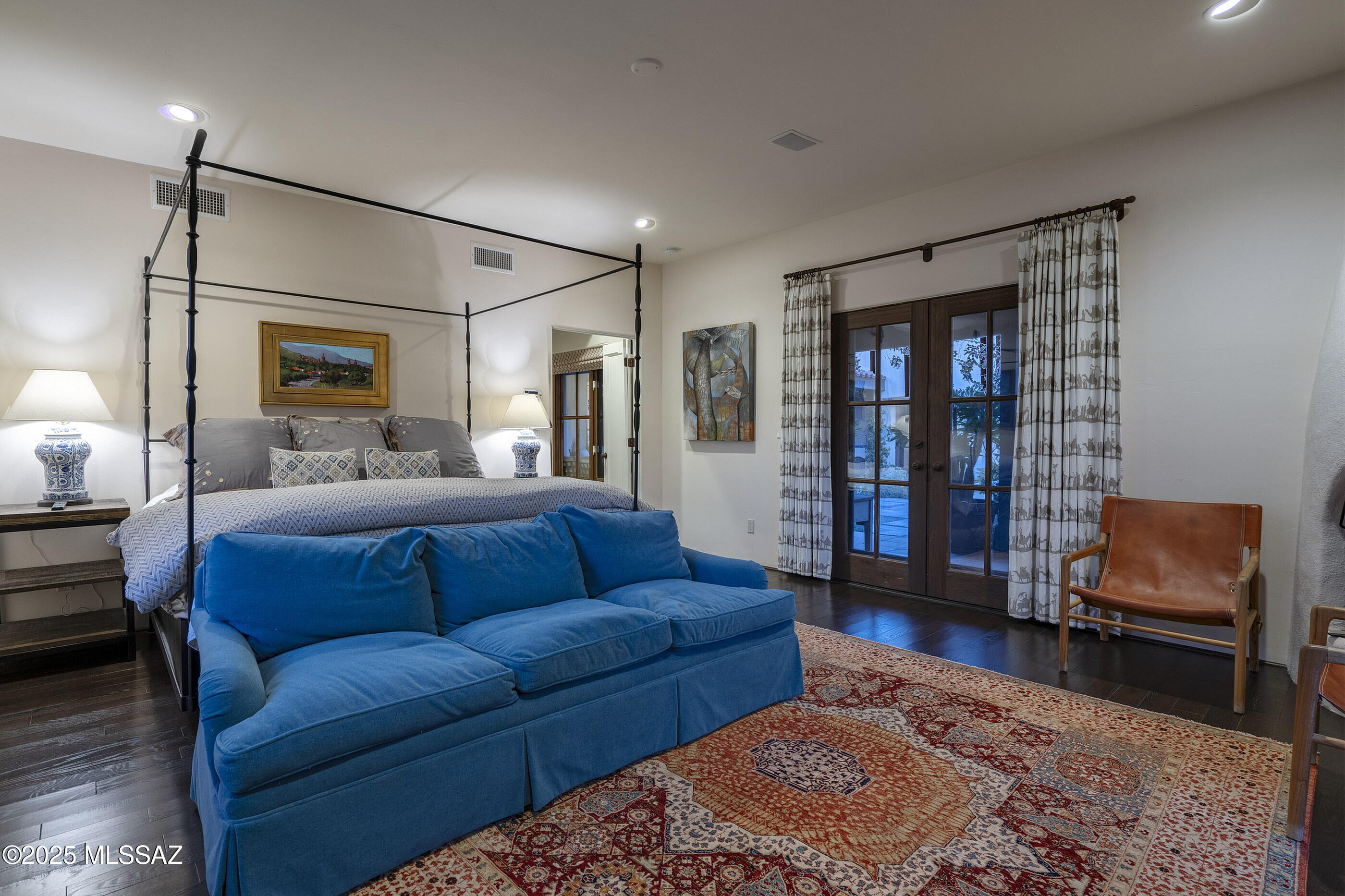 3616 E Placita Lindura