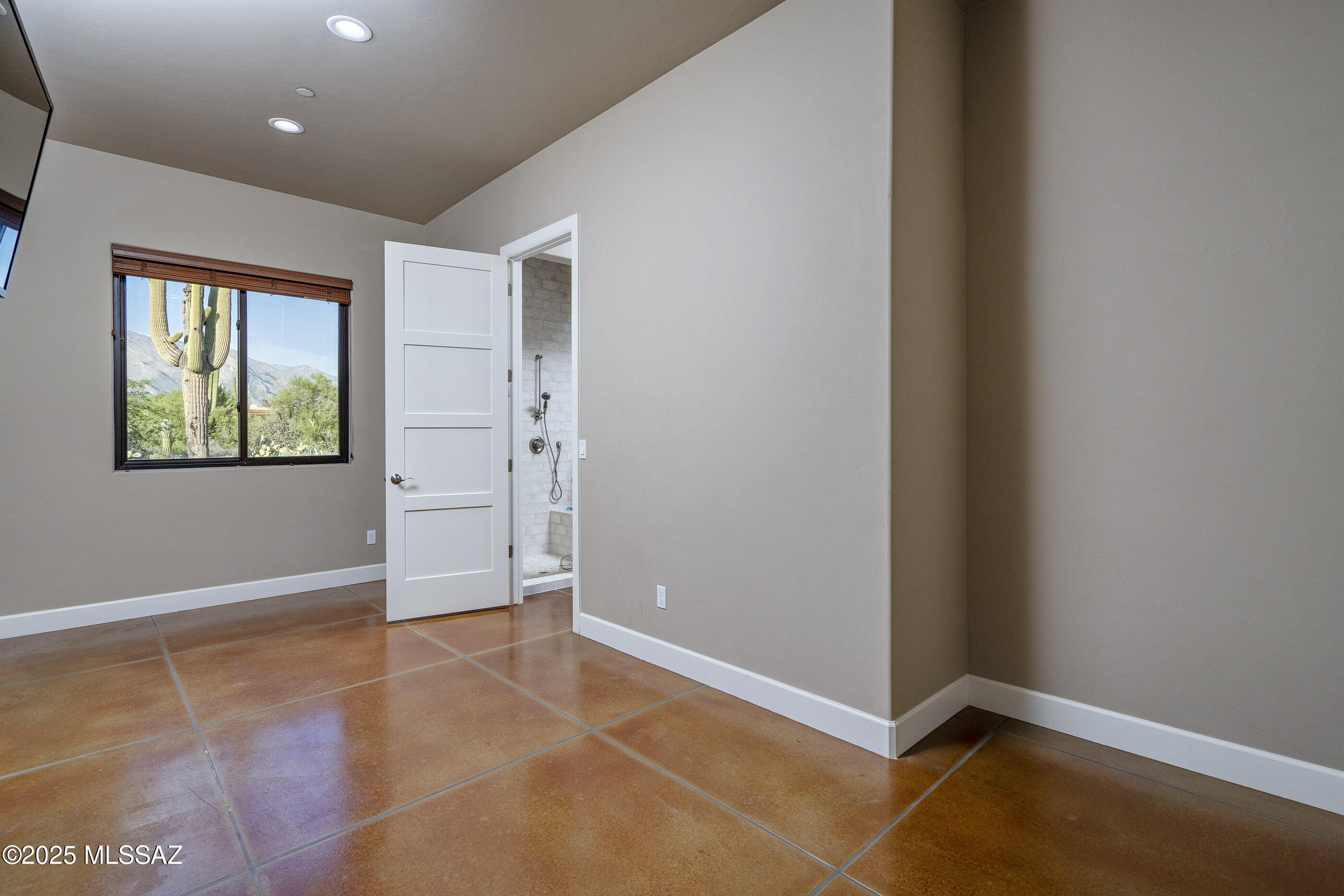 930 E Camino Alberca