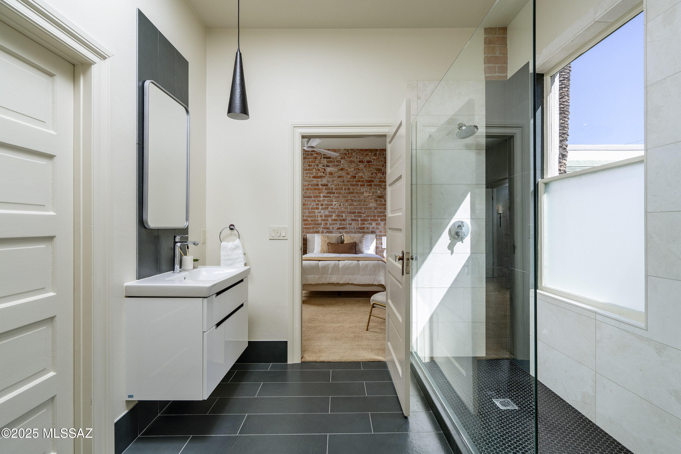 343 S Scott Avenue Unit: 3