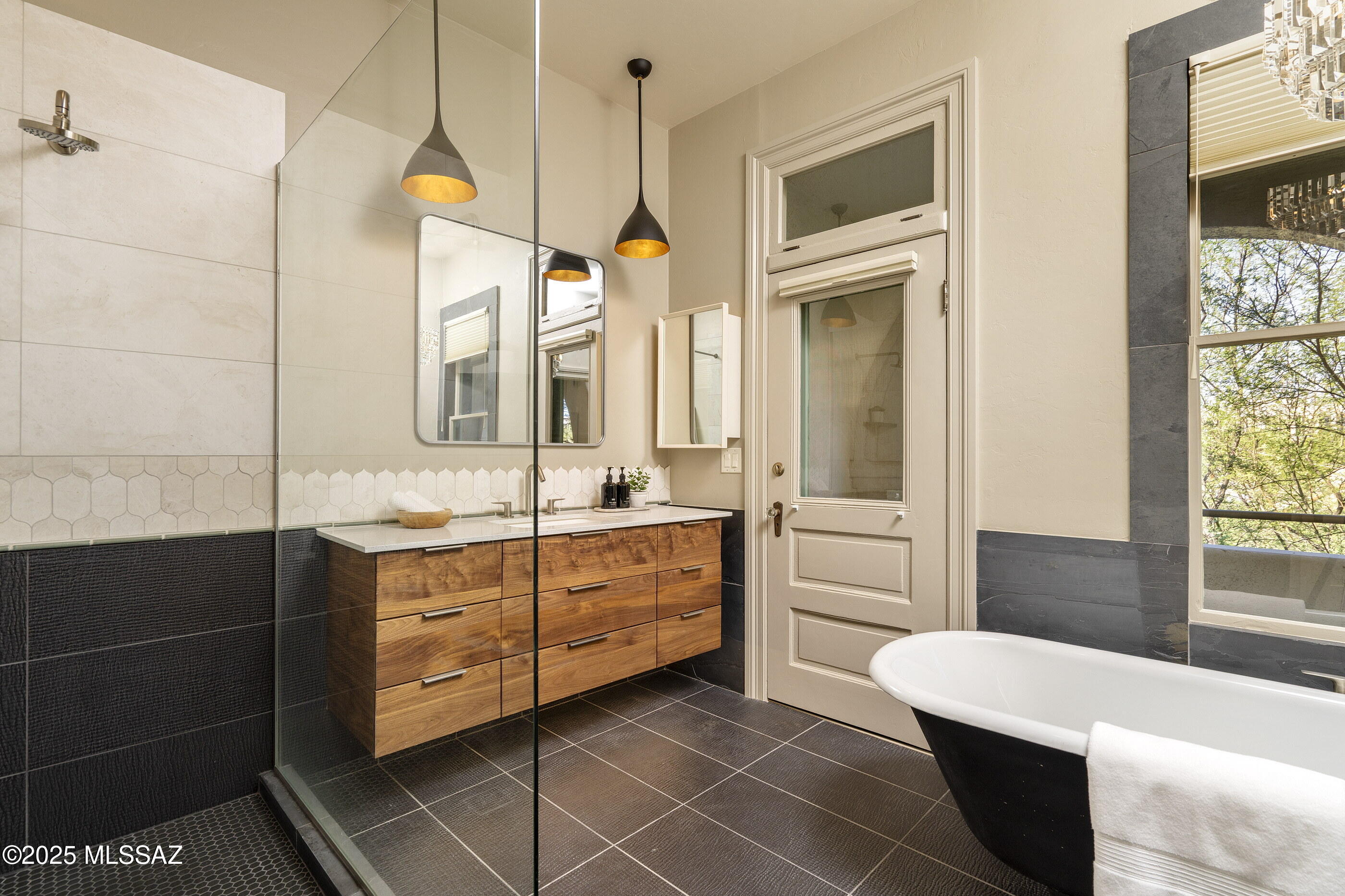 343 S Scott Avenue Unit: 3