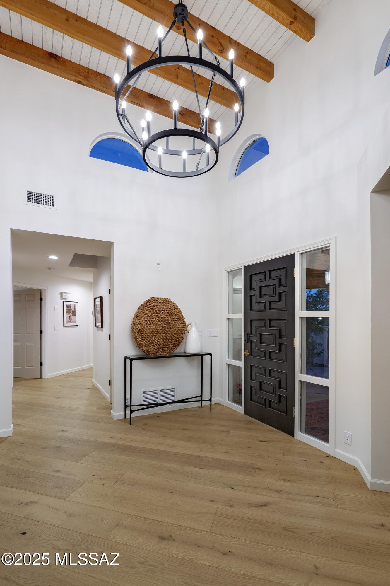 935 W Valle Del Oro Road