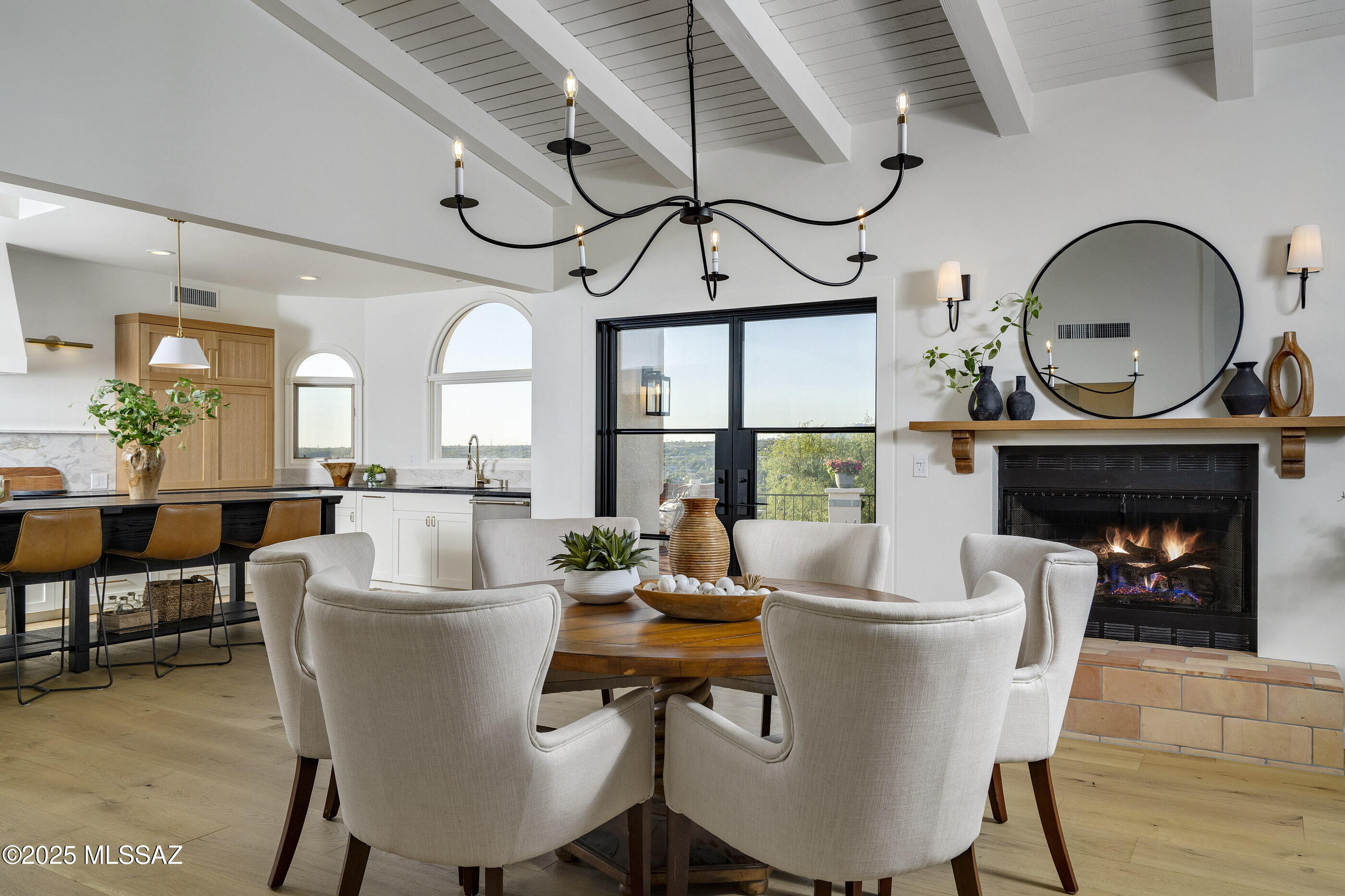 935 W Valle Del Oro Road