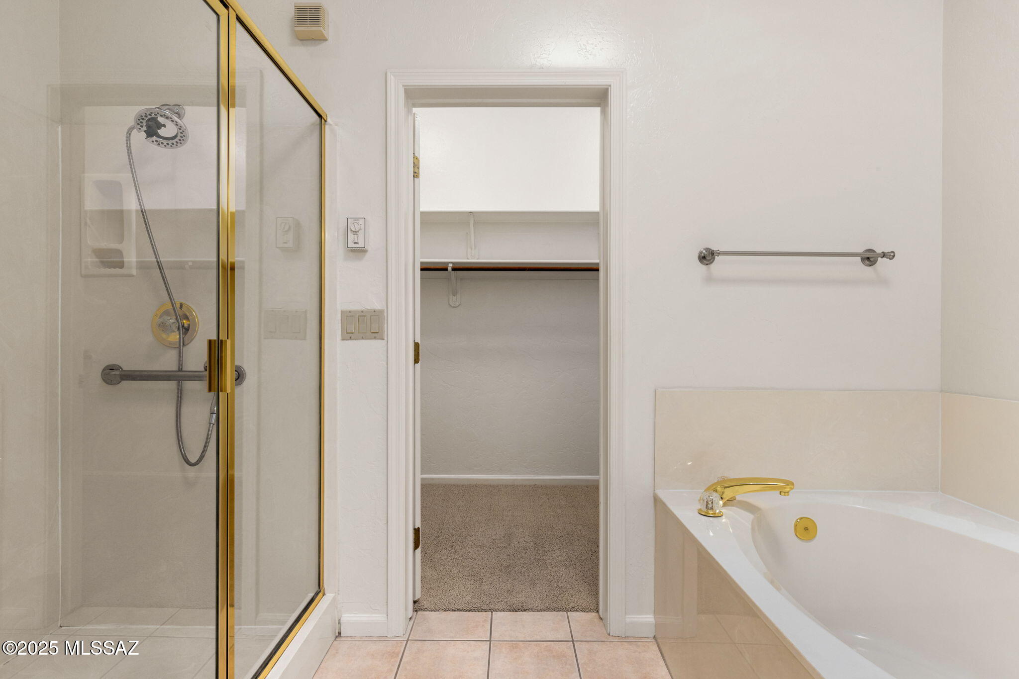 1427 W Cathedral Way