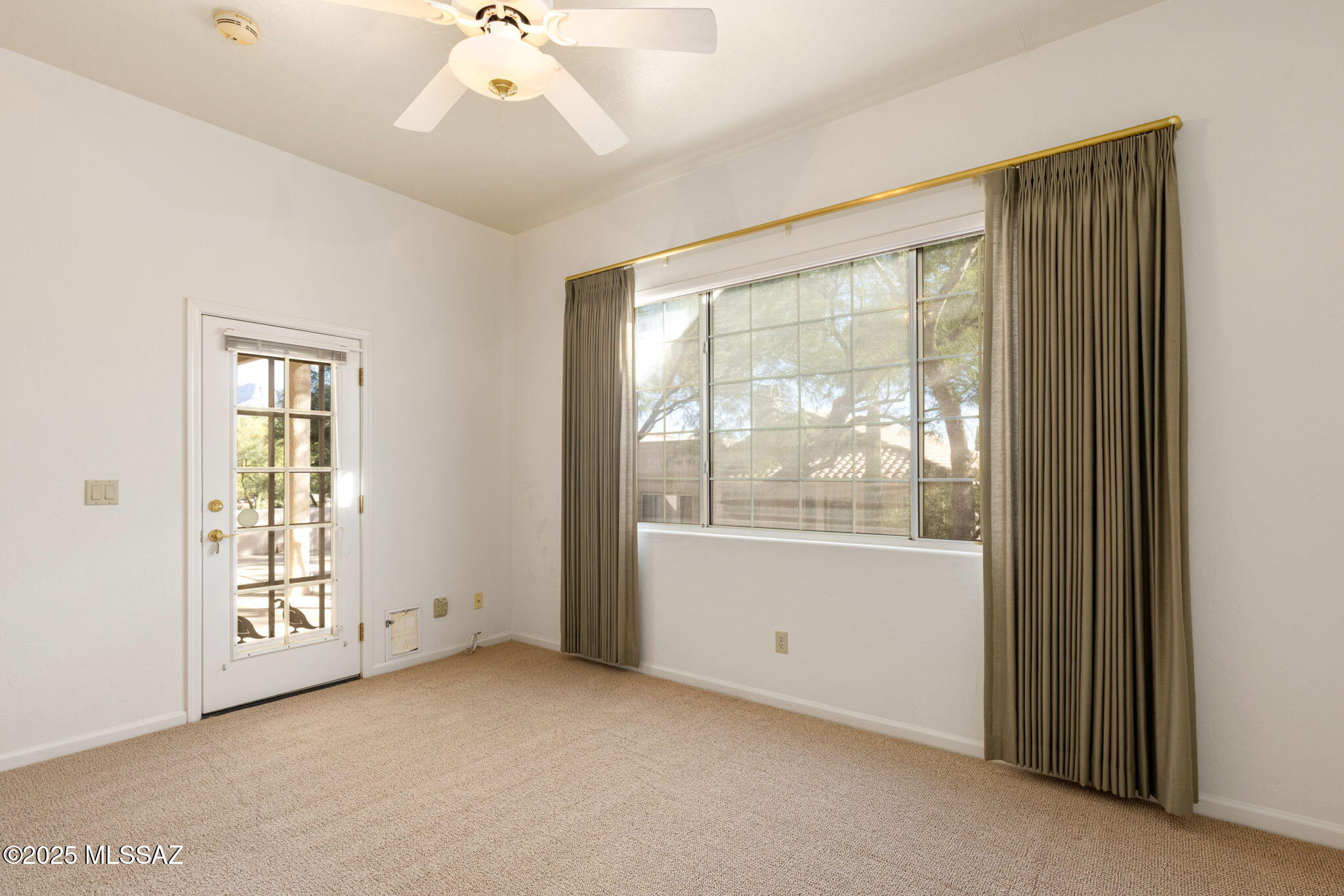 1427 W Cathedral Way