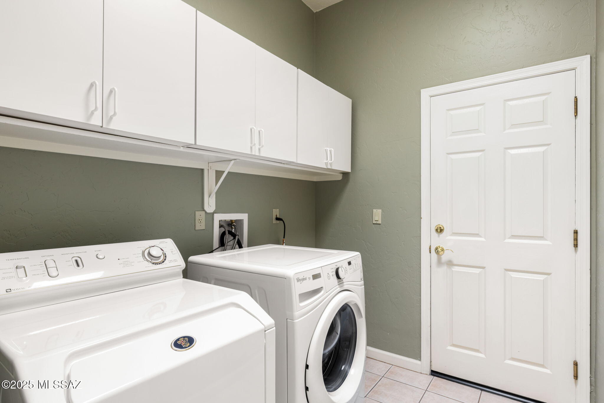 1427 W Cathedral Way