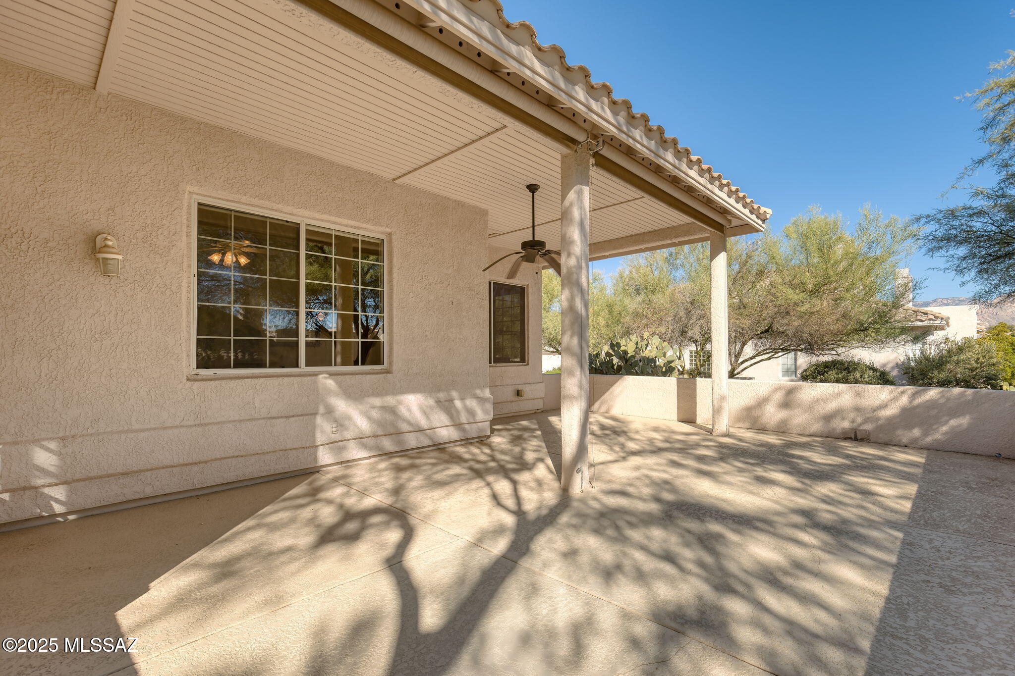 1427 W Cathedral Way