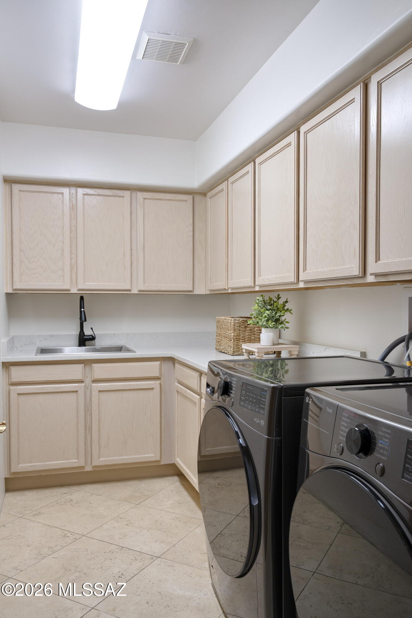 6872 E Desert Wind Court