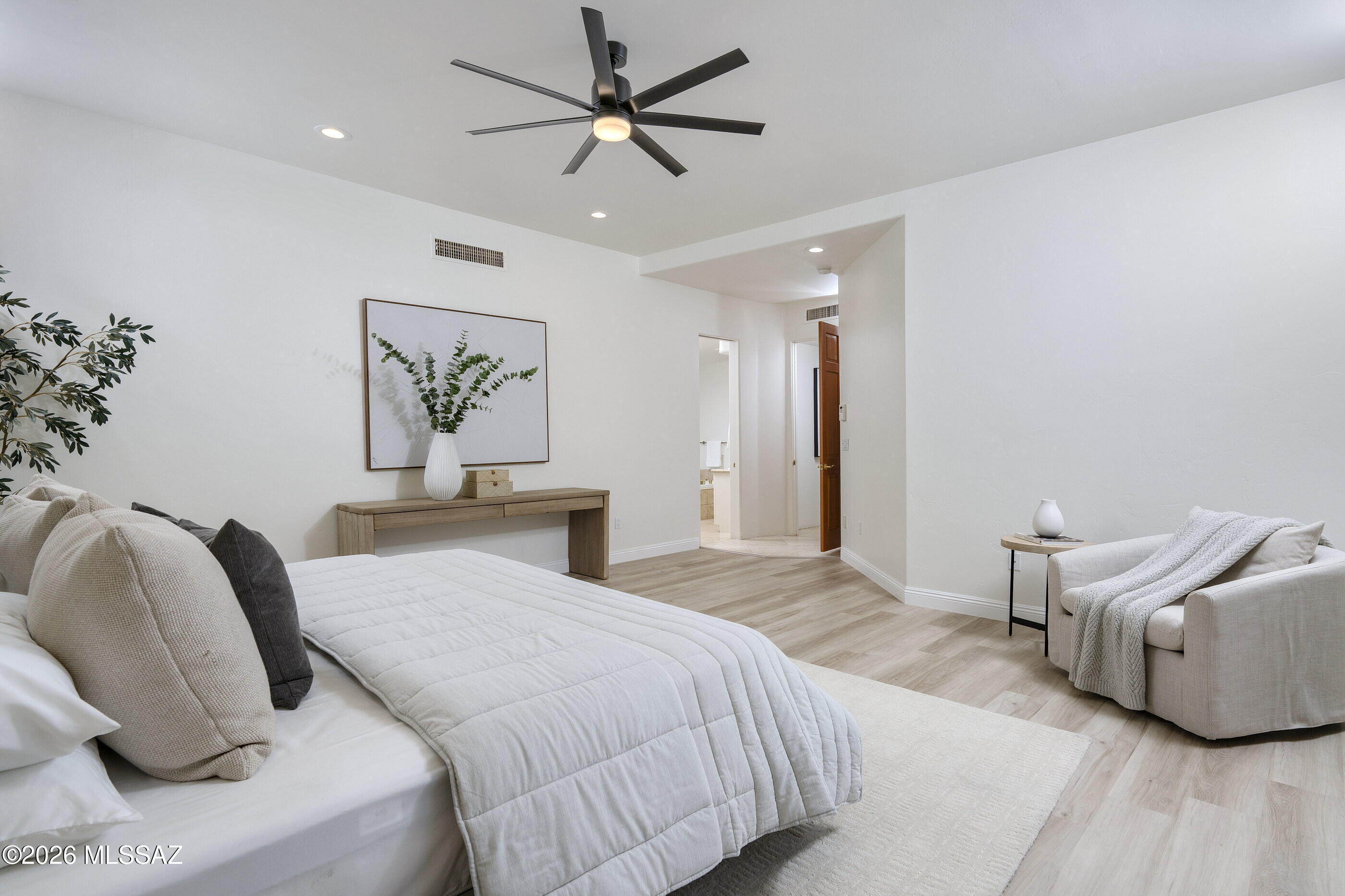 6872 E Desert Wind Court