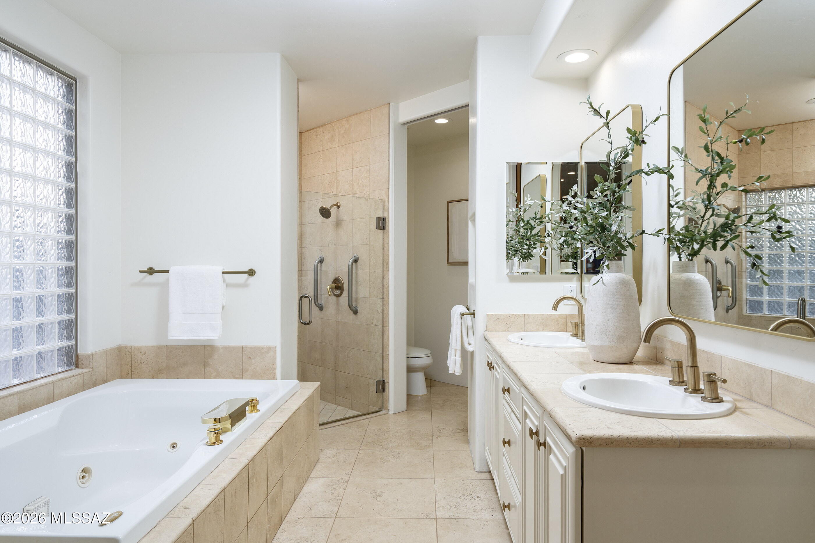 6872 E Desert Wind Court