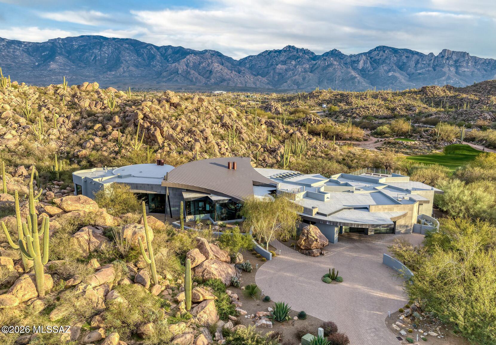 1470 W Tortolita Mountain Circle