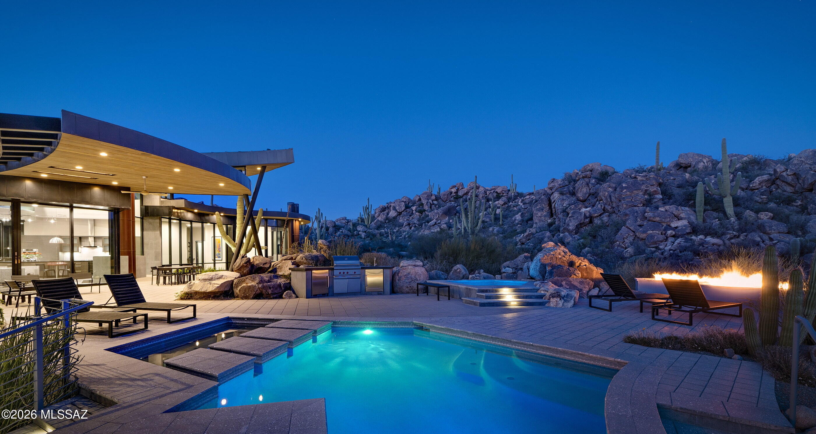 1470 W Tortolita Mountain Circle