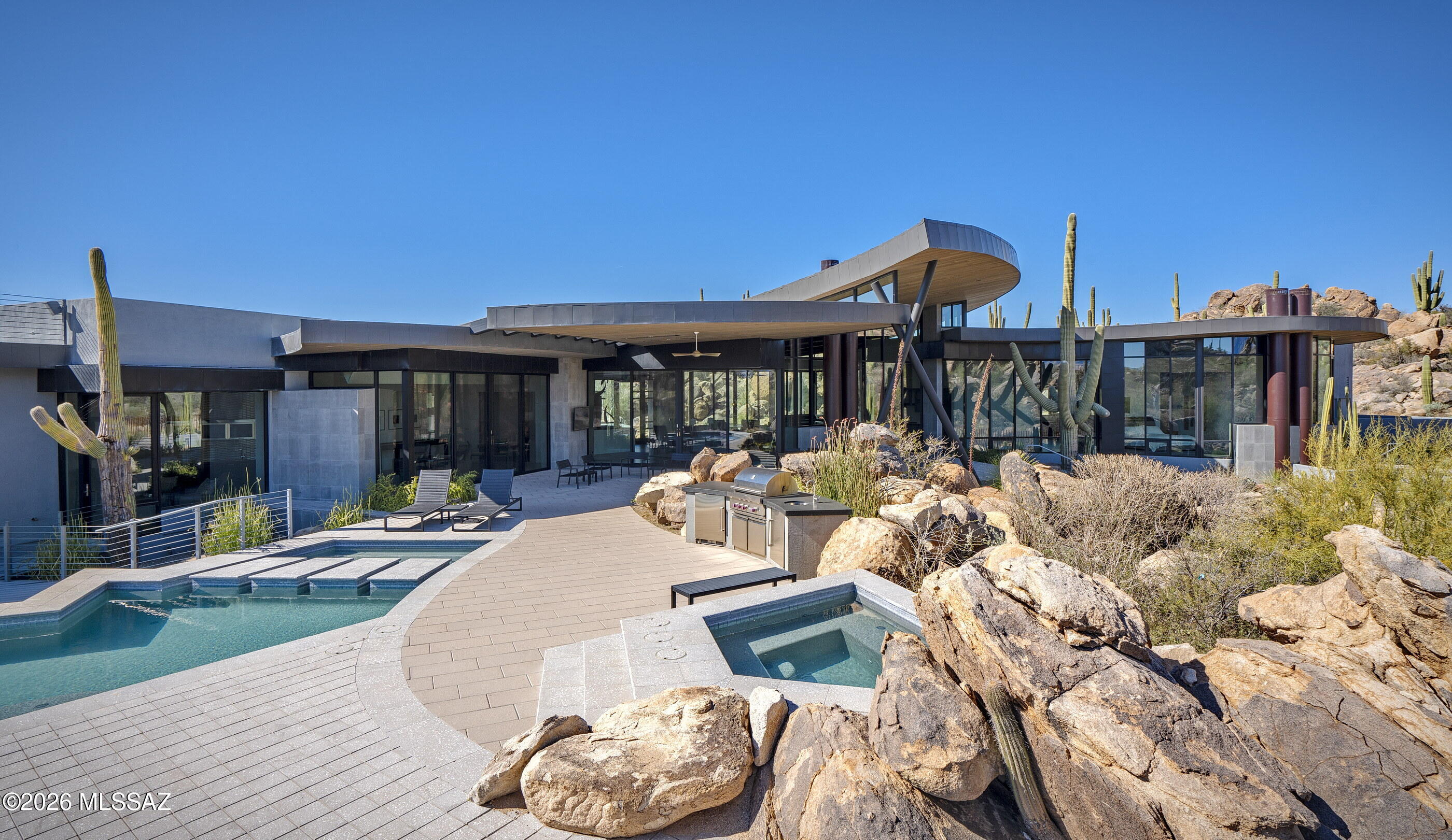 1470 W Tortolita Mountain Circle