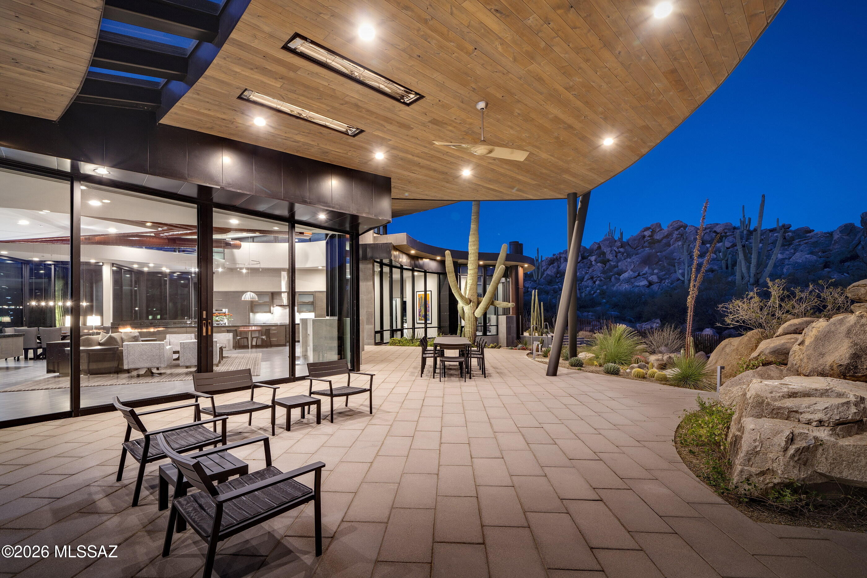 1470 W Tortolita Mountain Circle