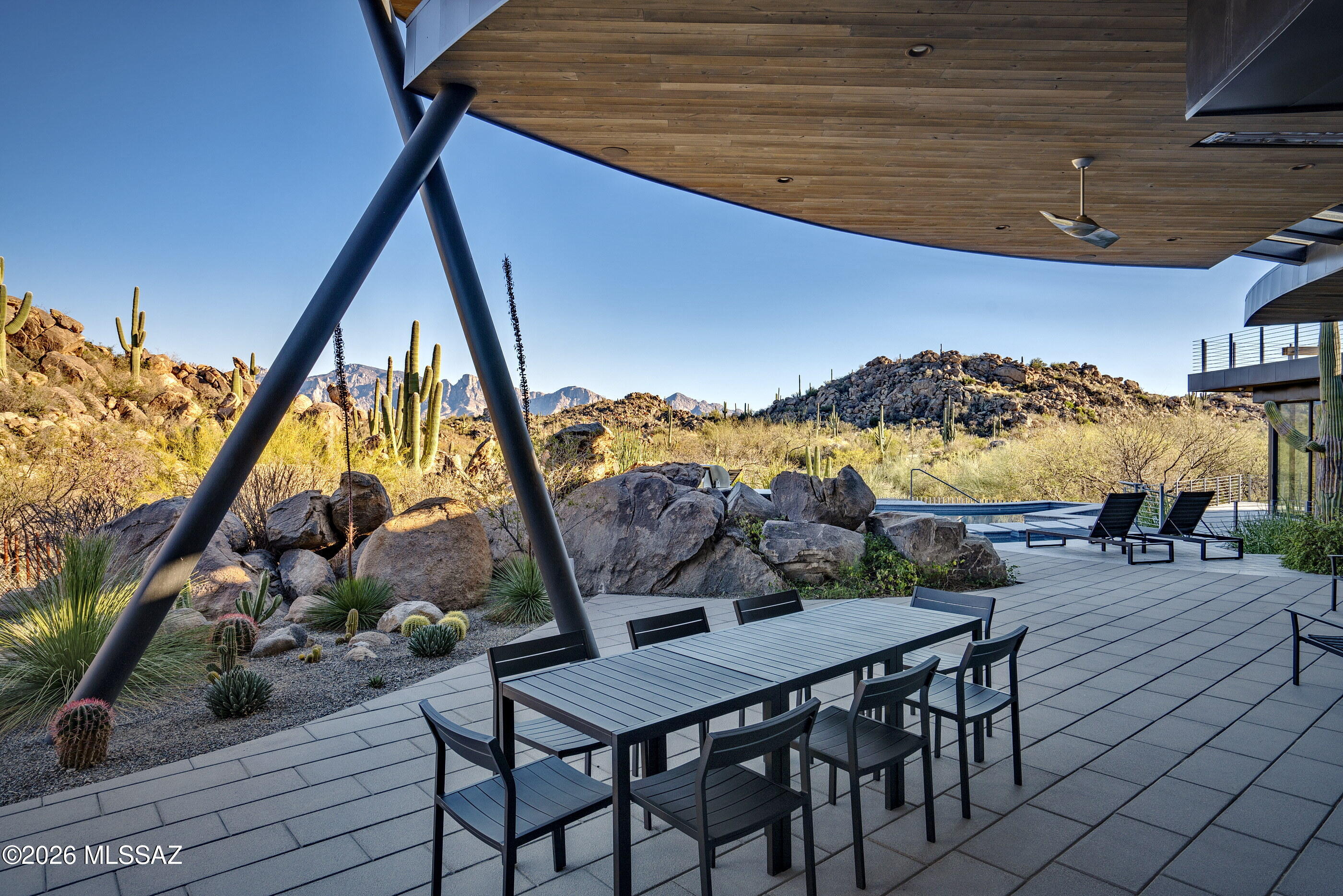 1470 W Tortolita Mountain Circle